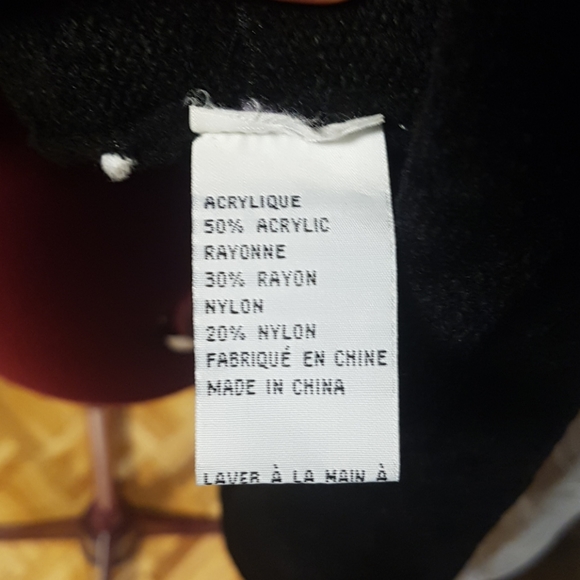 Sweater - Picture 4 of 4